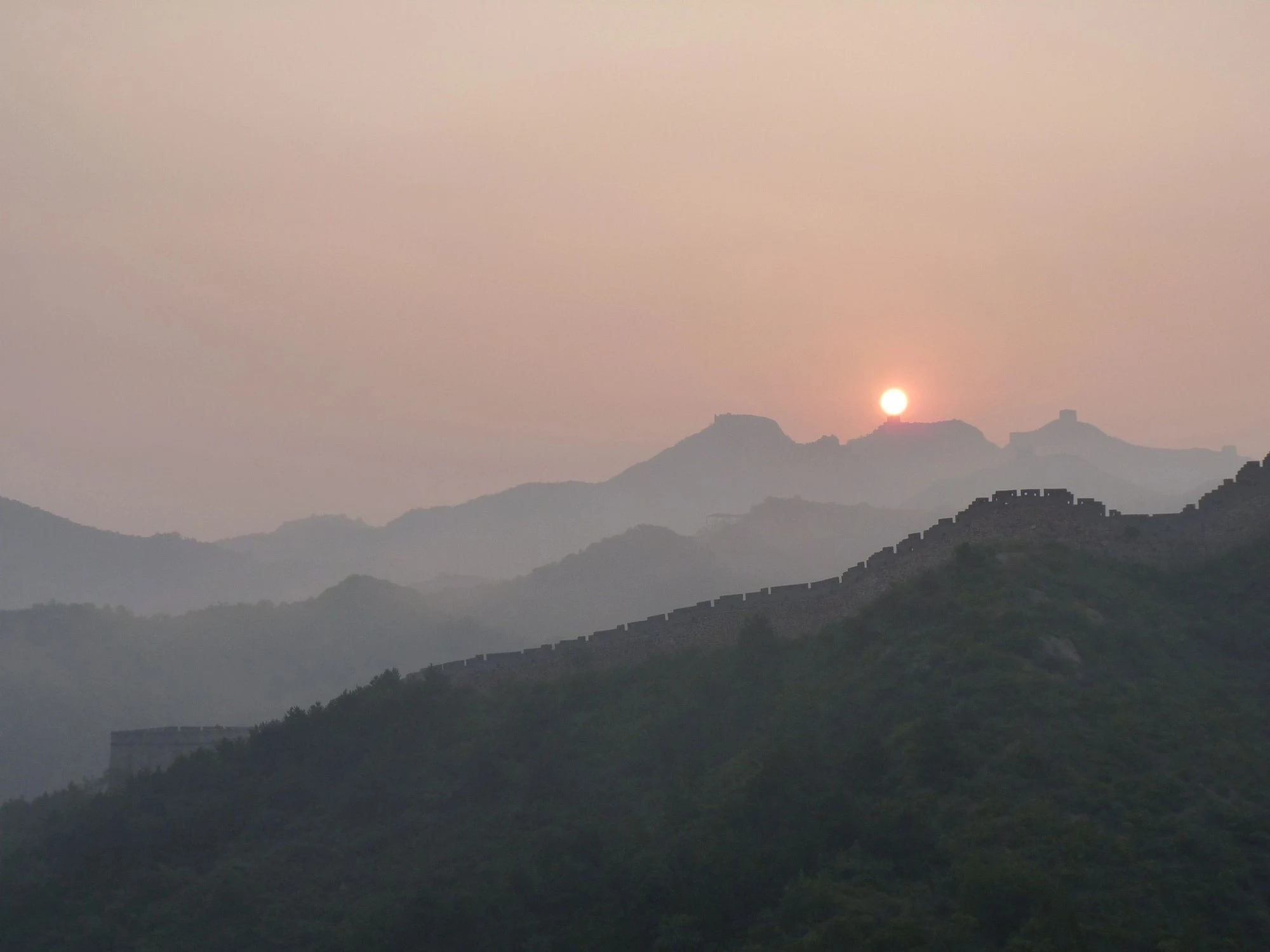 1R2: Sunrise at Gubeikou and a Walk toward Jinshanling — travel photographs