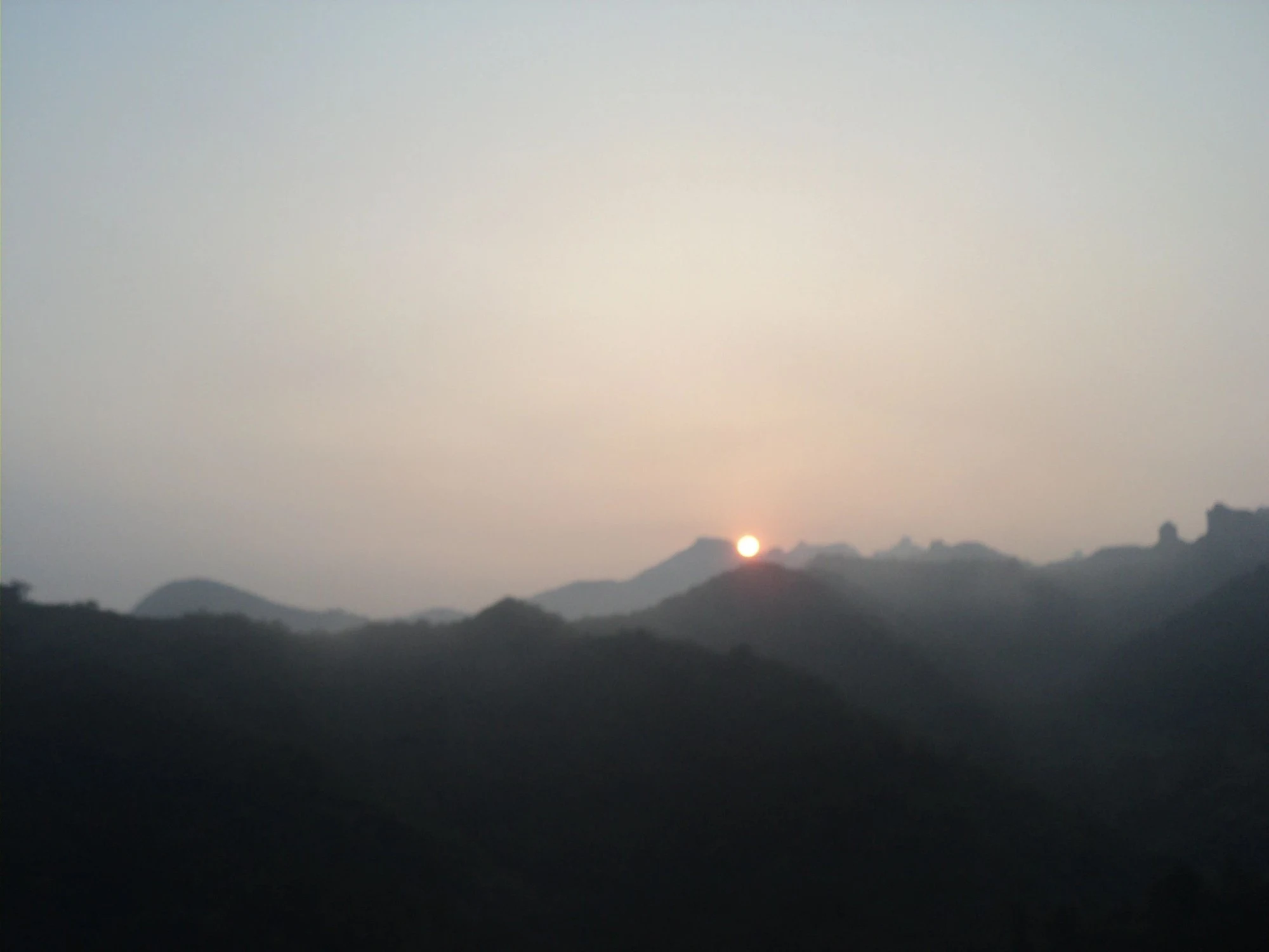 1R2: Sunrise at Gubeikou and a Walk toward Jinshanling — travel photographs