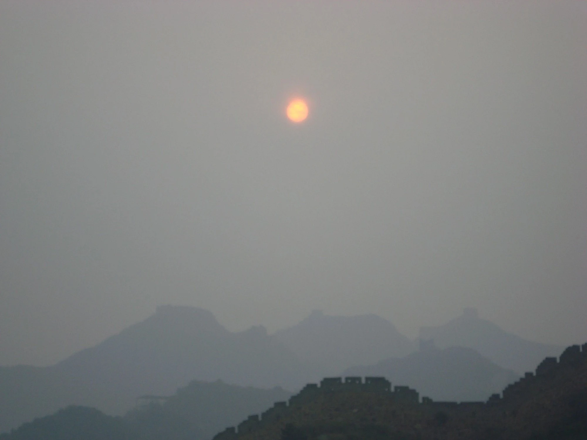 1R2: Sunrise at Gubeikou and a Walk toward Jinshanling — travel photographs
