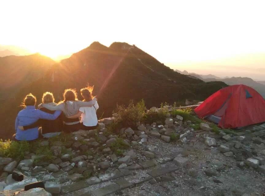 Walk the Great Wall in the Golden Hours — travel photographs