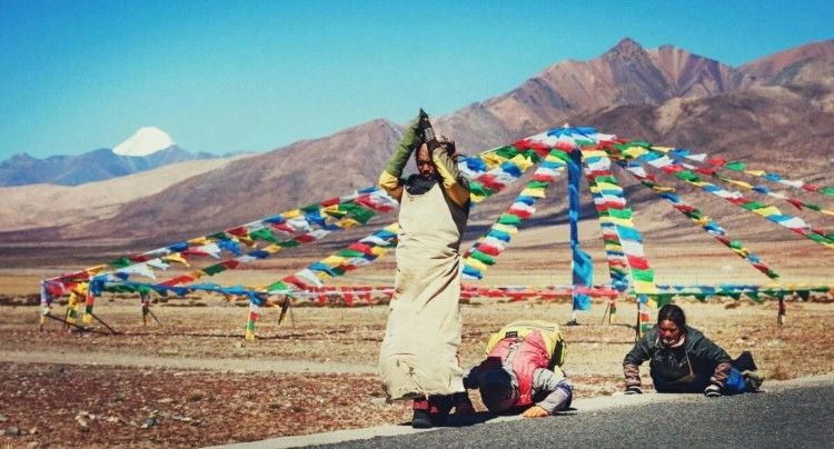 Discover Tibet’s Heritage and Himalayan Landscapes — travel photographs