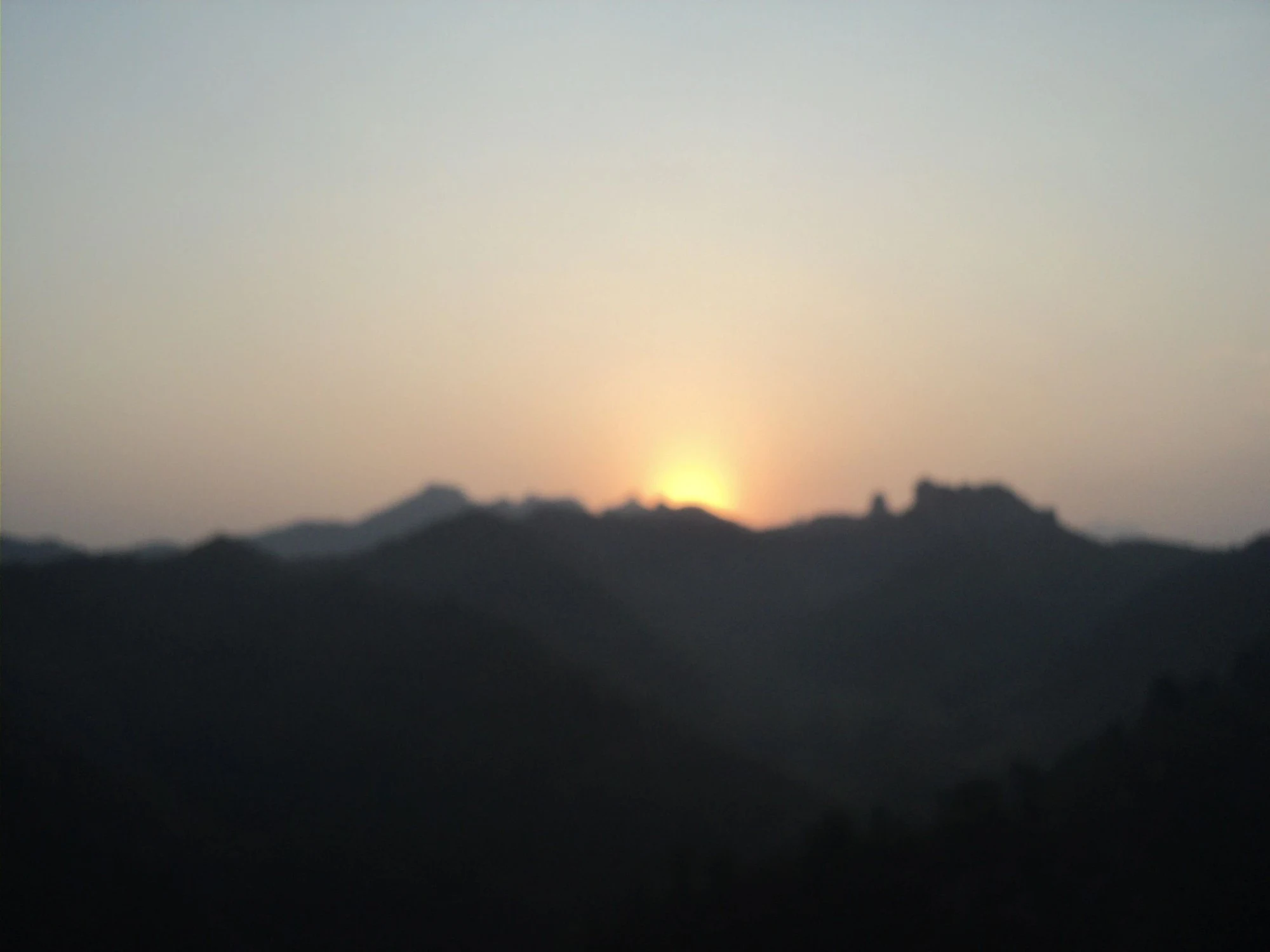 1R2: Sunrise at Gubeikou and a Walk toward Jinshanling — travel photographs